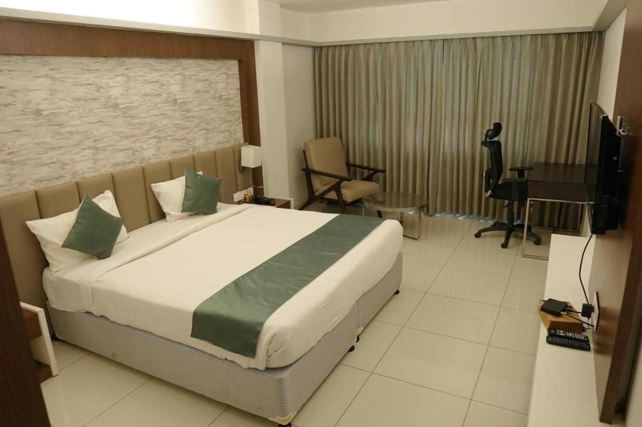 Hotel Konark Khammam Esterno foto