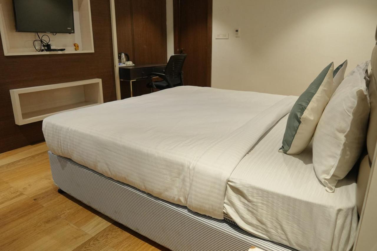 Hotel Konark Khammam Esterno foto