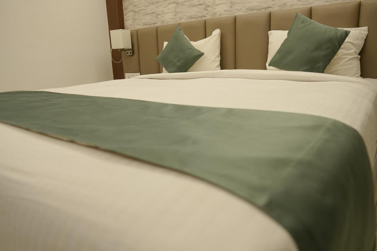 Hotel Konark Khammam Esterno foto